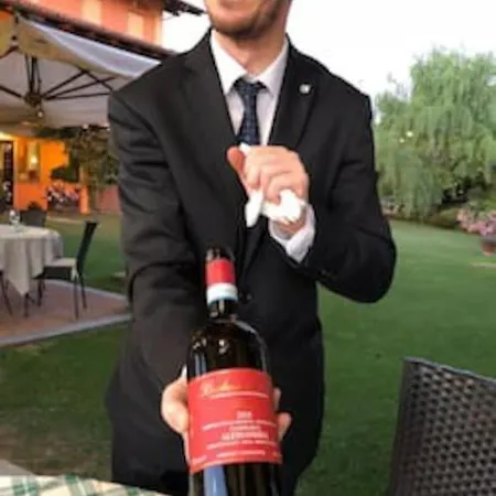 Sanny-grande B Sleeps 8 With Pool By Italian Ossuccio