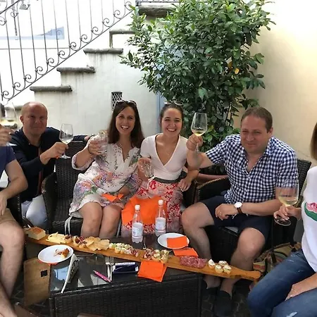 Sanny-grande B Sleeps 8 With Pool By Italian Apartamento