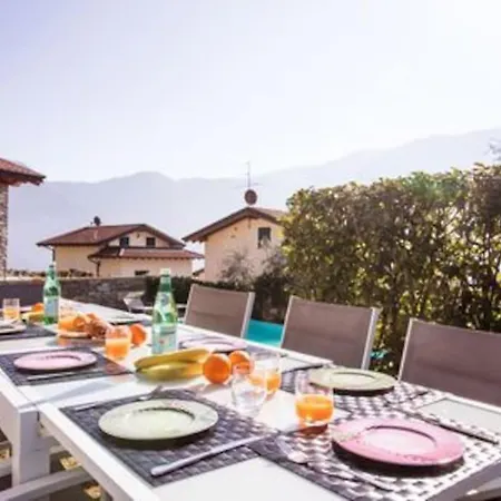 Sanny-grande B Sleeps 8 With Pool By Italian * Ossuccio