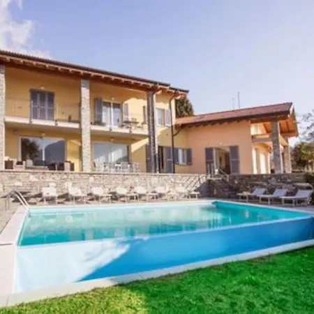 Sanny-grande B Sleeps 8 With Pool By Italian Apartamento *