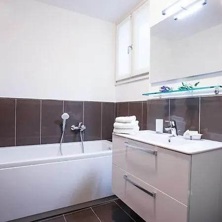 Sanny-grande B Sleeps 8 With Pool By Italian Apartamento *