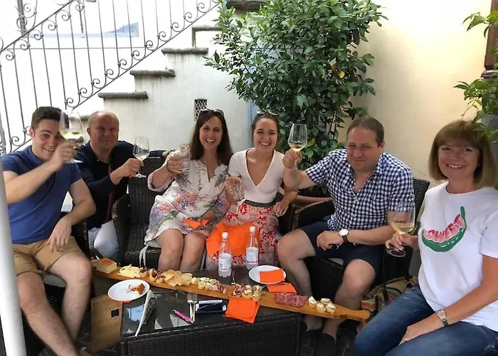 Sanny-grande B Sleeps 8 With Pool By Italian Apartment