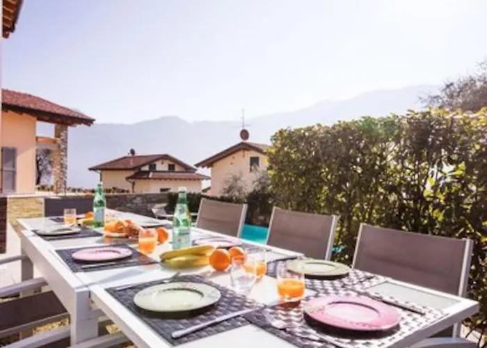 Sanny-grande B Sleeps 8 With Pool By Italian * Ossuccio