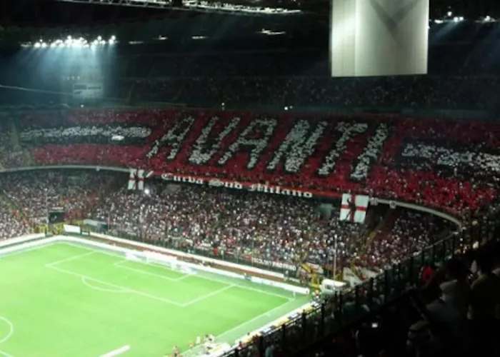 Sanny-grande B Sleeps 8 With Pool By Italian Ossuccio