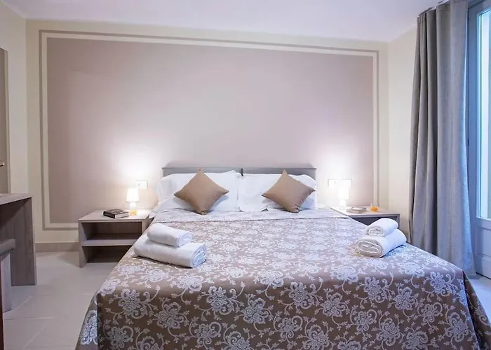 Sanny-grande B Sleeps 8 With Pool By Italian *