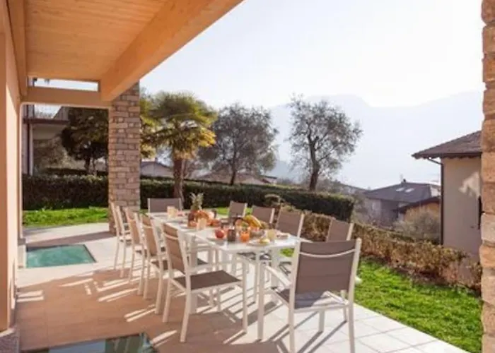 Sanny-grande B Sleeps 8 With Pool By Italian Apartment *