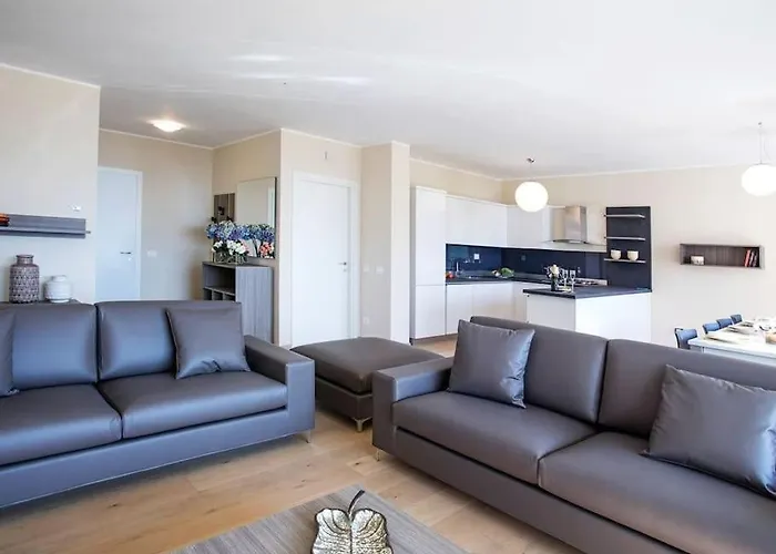 Sanny-grande B Sleeps 8 With Pool By Italian Apartment *