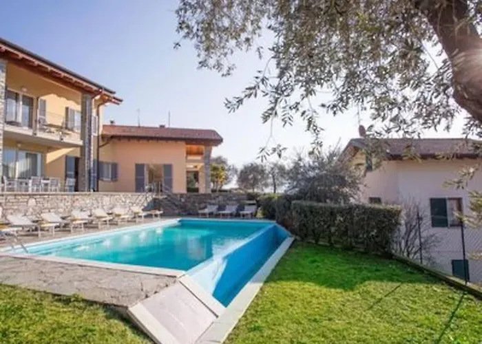 Sanny-grande B Sleeps 8 With Pool By Italian