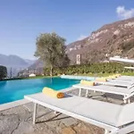 アパート Sanny-grande B Sleeps 8 With Pool By Italian オッスッチョ