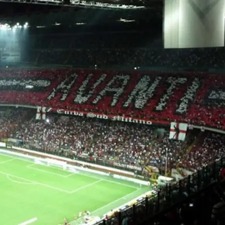 Sanny-grande B Sleeps 8 With Pool By Italian Ossuccio