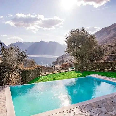 Daire Sanny-grande B Sleeps 8 With Pool By Italian Ossuccio