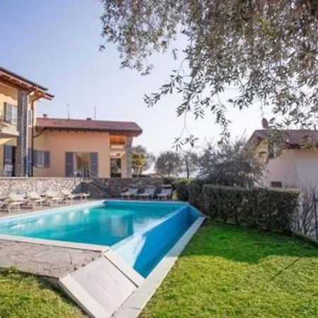 Sanny-grande B Sleeps 8 With Pool By Italian