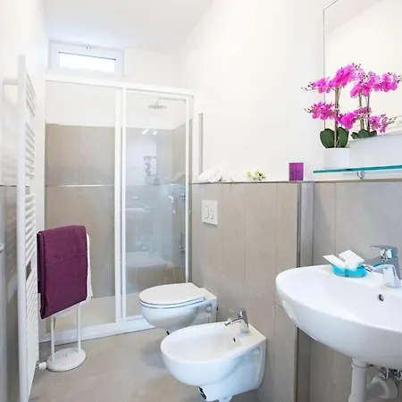 Sanny-grande B Sleeps 8 With Pool By Italian * 欧苏西奥