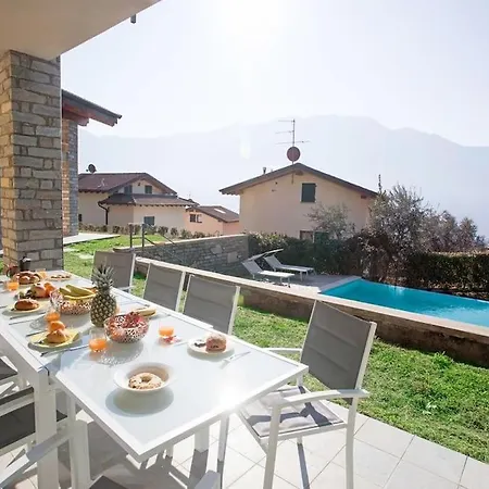 Sanny-grande B Sleeps 8 With Pool By Italian *